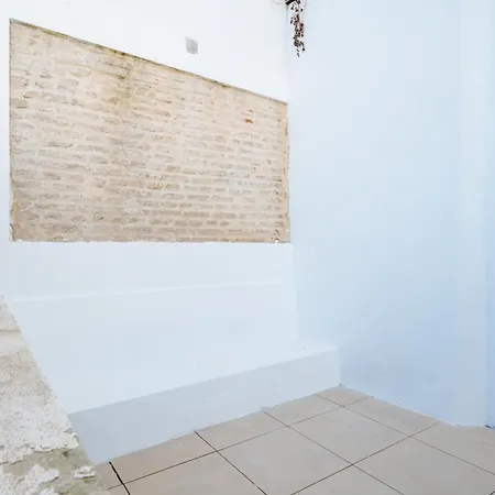 Novalia Penuelas Seville