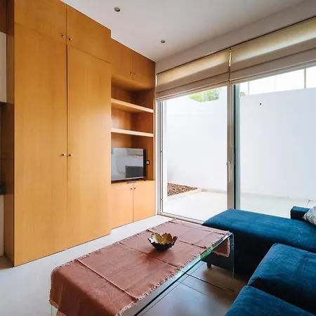 Novalia Penuelas Apartment